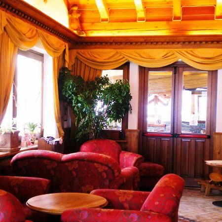 Hotel Beau Sejour Етрабълс Екстериор снимка