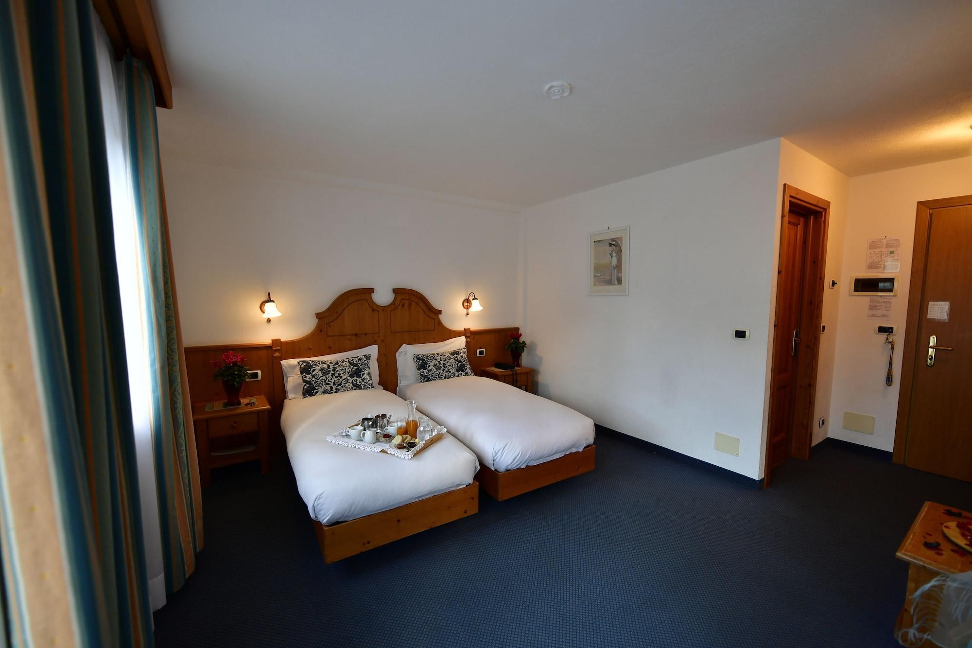 Hotel Beau Sejour Етрабълс Екстериор снимка