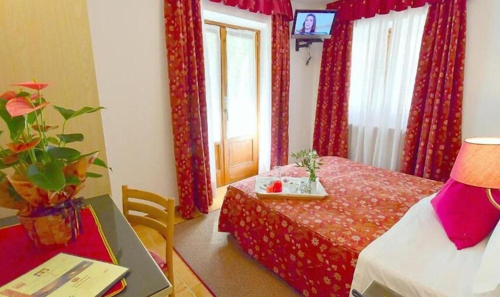 Hotel Beau Sejour Етрабълс Екстериор снимка